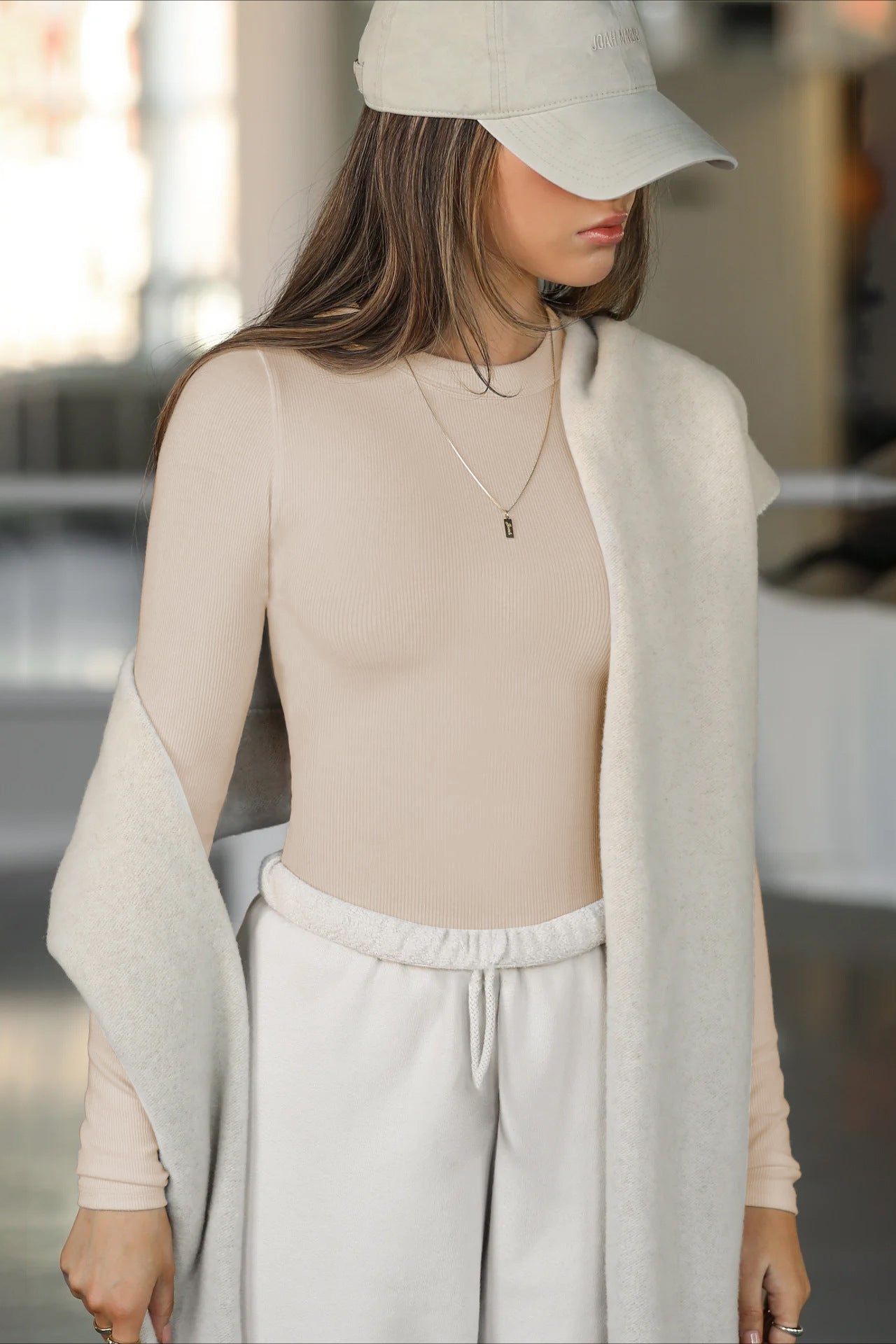 Versatile Long Sleeve Fitted Sweatshirt